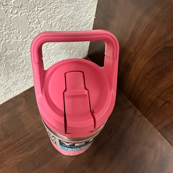 Yeti Rambler Jr - Picture 2 of 2